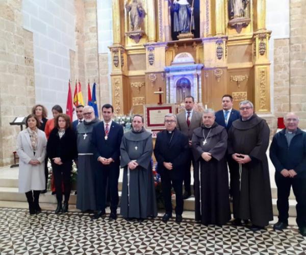 Título de hijo adoptivo 