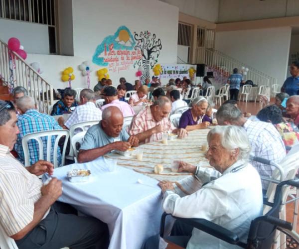 Jornada personas mayores la Victoria