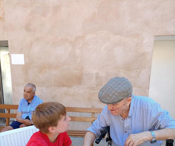 ENCUENTRO INTERGENARACIONAL EN LA CASA FAMILIAR DE GEA DE ALBARRACÍN